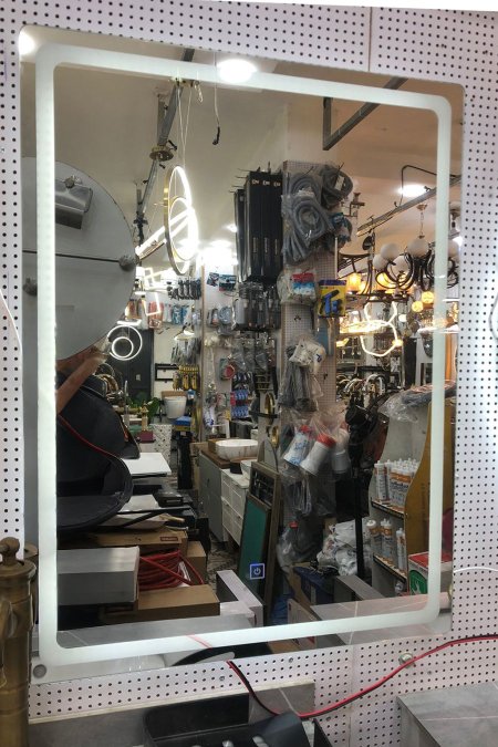 مراية LED مستطيلة بإضاءة جانبية